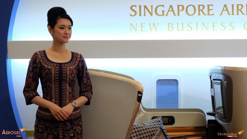 Singapore Airlines flight attendant