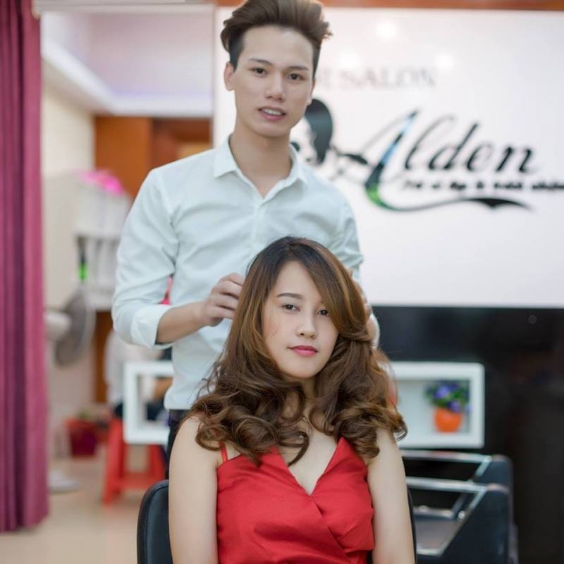 Hairdressing service at Hair Salon Alden