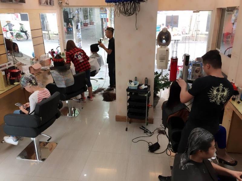 The space inside Hair Salon Cuong
