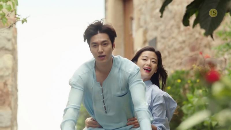 The two main characters of the movie Legend of the Blue Sea