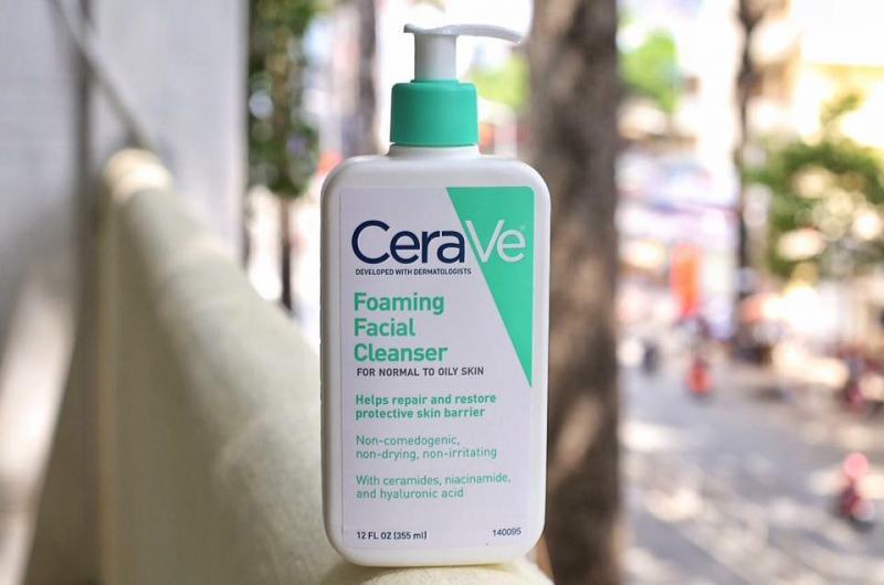Towards the benignity of all of its products, Cerave has become a doctor-recommended cosmetic line.