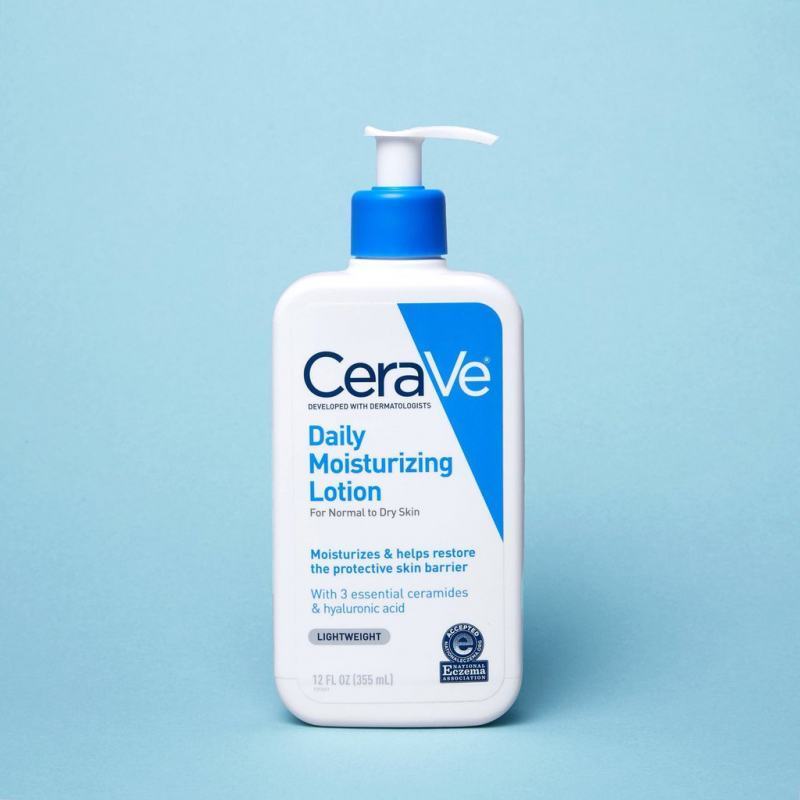 This product makes many women crazy because of its great use, especially even those with dry, acne-prone and sensitive skin can still use Cerave Facial Moisturizing Lotion.