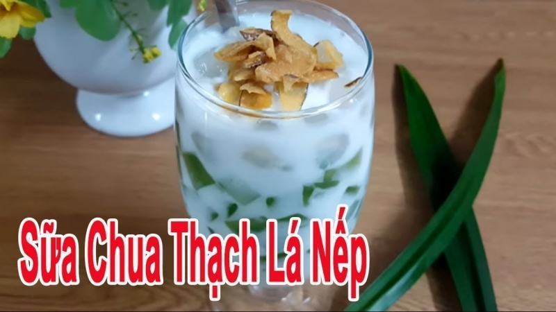 Yogurt with pearl sticky rice leaves - Huyen Vi smoothie shop