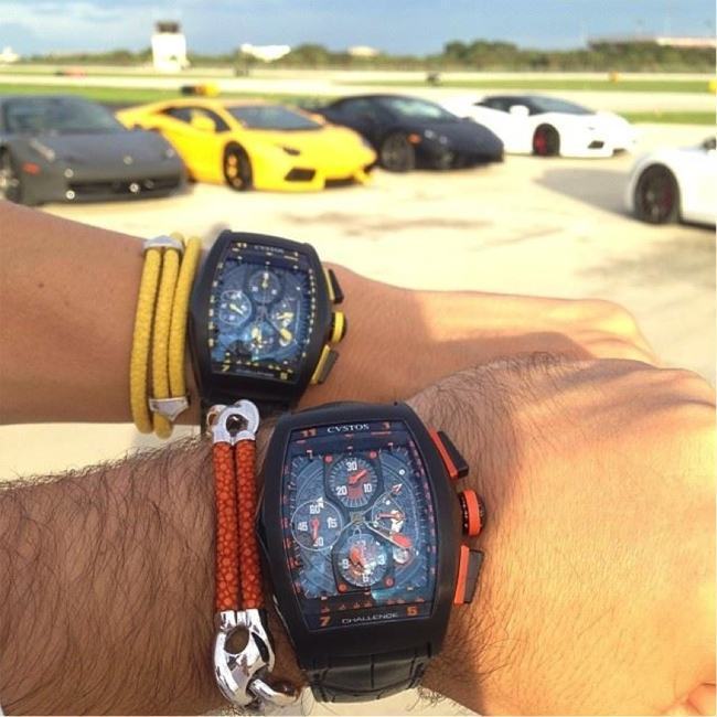 Expensive watches combined with supercars are the pleasures of the rich. The two Cvstos Challenge were terrible and there were 4 more Lamborghini Aventadors, combined, it was a million dollars, not less. A single Cvstos Chellenge watch costs nearly 700 million.