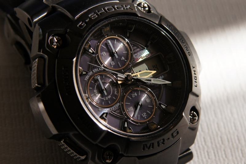 Casio G-Shock MR.G is the most expensive product line of this company, which is resistant to scratches, scratches and water effectively. Time accuracy is also of the highest quality. Currently, the price of this coin is about 9000 USD.