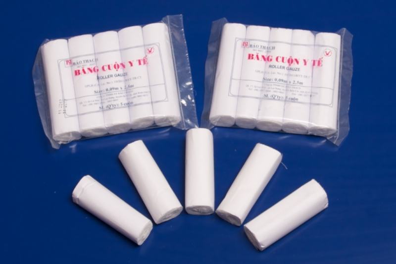 Cotton bandages, medical gauze to help bandage open wounds
