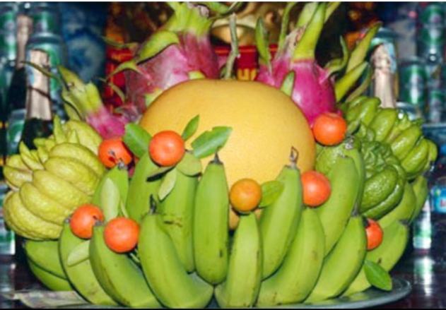 Dragon fruit in the five-fruit tray on Tet holiday