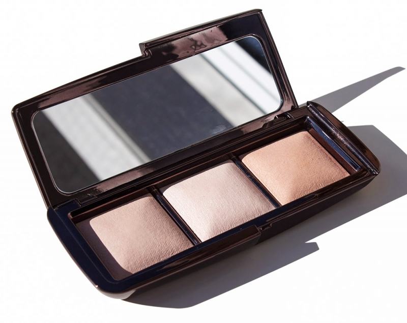 Hourglass Ambient Light Powder highlighter