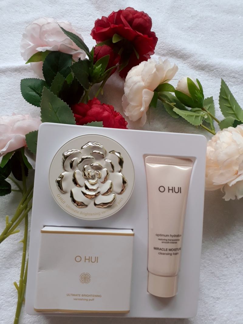 Ohui Ultimate Brightening Varnishing Pact