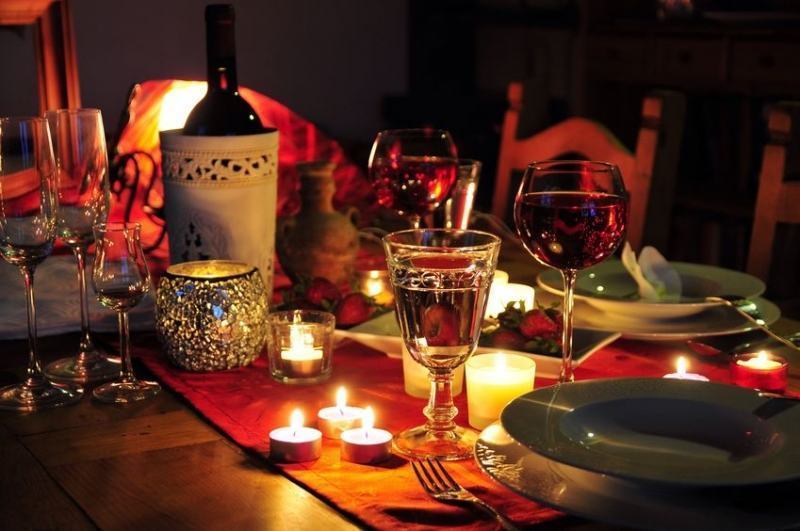 A romantic dinner prepared by you will make the other person extremely touched