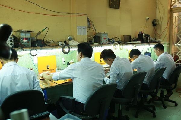 Saigon phone repair center No