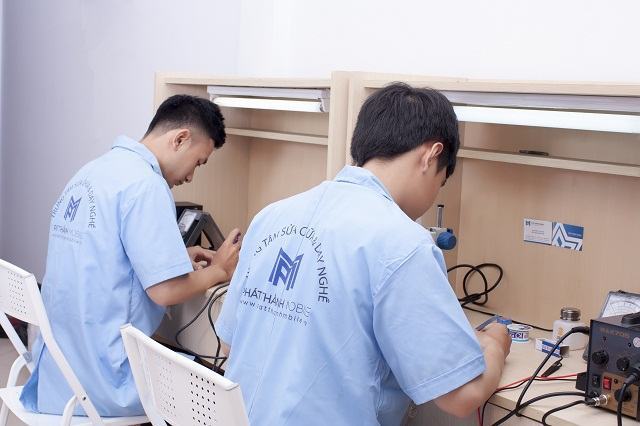 Phat Thanh phone repair center