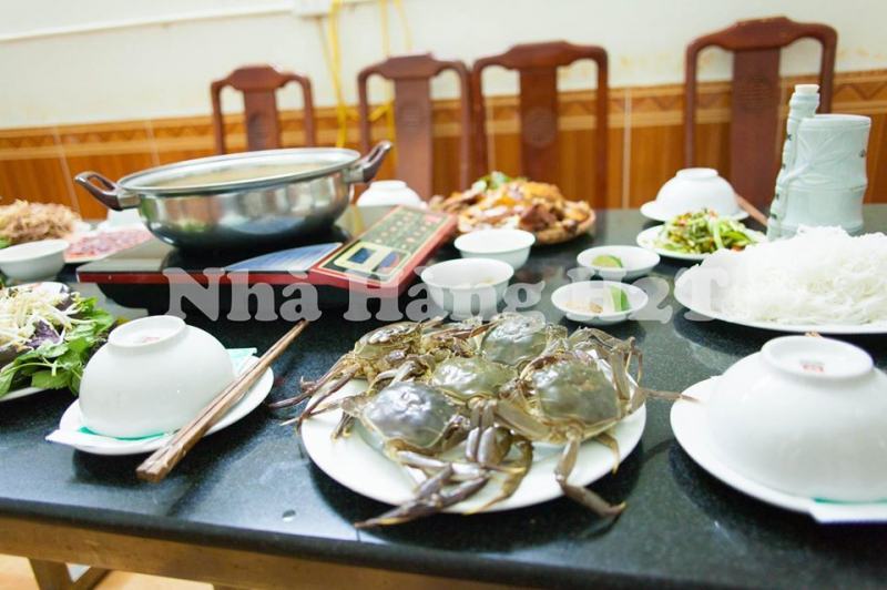 H2T river crab hot pot dining table