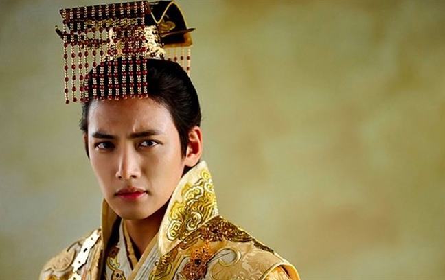 Ji Chang Wook in historical styling