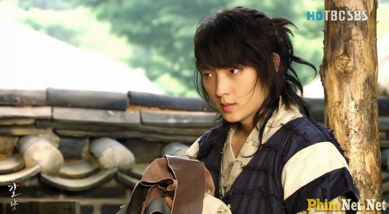 Lee Jun Ki in historical styling