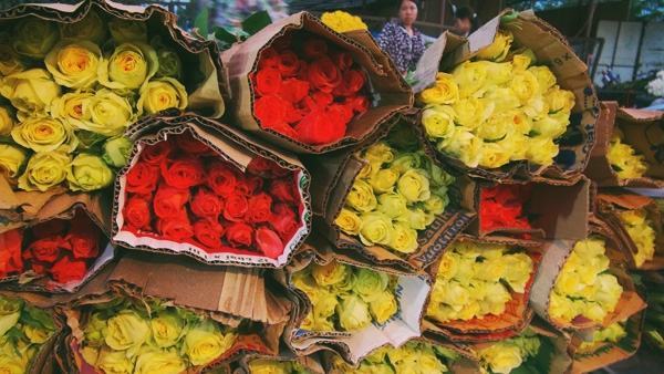Fresh flowers at Mai Dich night market