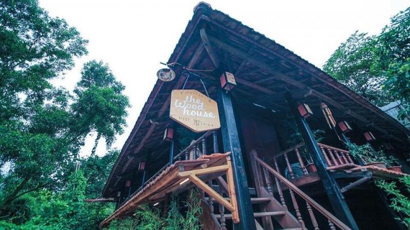 Small corner at the wood house - house on stilts at the end of the alley