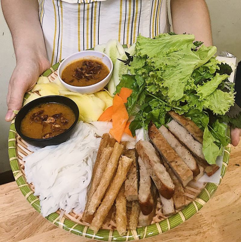 Grilled Spring Rolls With 2 O
