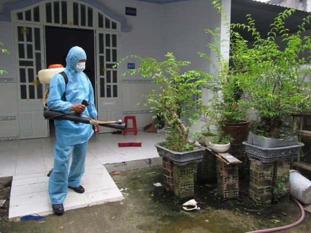 Vietnam Pest Control is fully invested in specialized and modern equipment, tools and tools, ensuring the right mosquito spraying with the right dose and time.