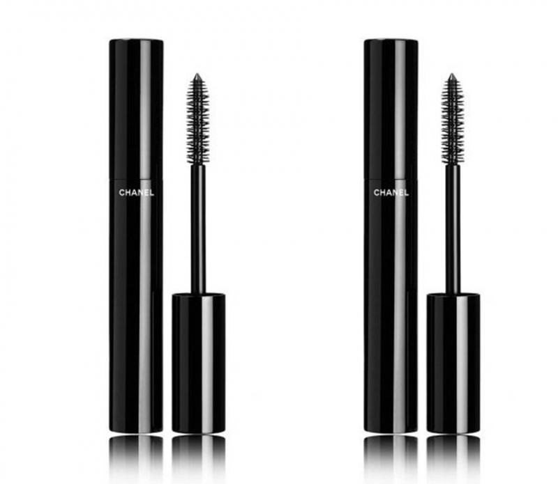 Mascara Chanel 10 Noir with deep black water, for glossy, non-smearing eyelashes