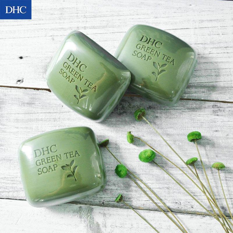 DHC Green Tea Soap with natural formula, creates fine-grained creamy foam, helps your skin to be gently cared for but still removes sebum, dirt, dead skin on the skin.
