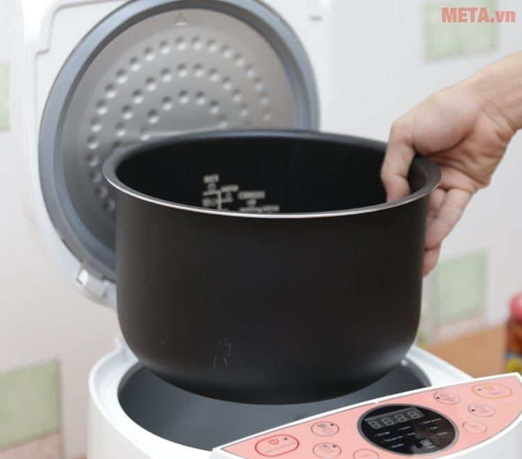 The inner pot of the rice cooker is made of high quality alloy material with a thickness of 2mm and coated with 5 layers of non-stick enamel safe for health.
