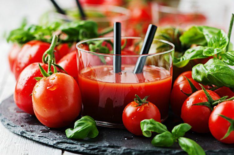 Tomato juice is an effective cooling drink, besides, due to its high content of nutrients and antioxidants, some studies have concluded that tomato juice has anti-inflammatory effects. cancer