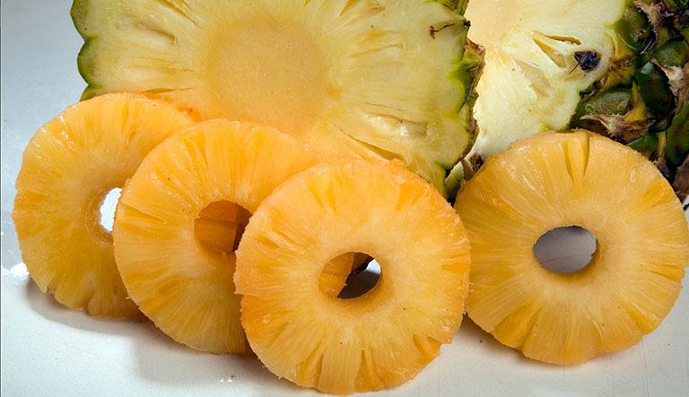 Tips to treat cough with pineapple
