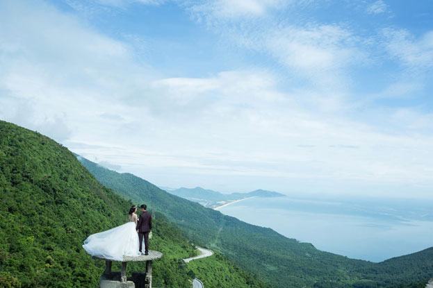 Hai Van Pass is an ideal place to take wedding photos