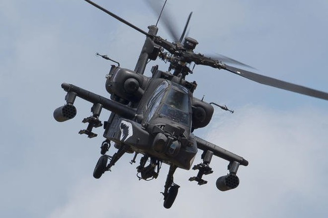 Helicopter AH-64D Apache