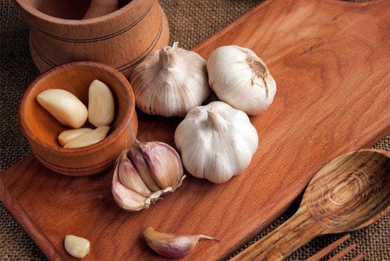 Cure gynecological inflammation with garlic