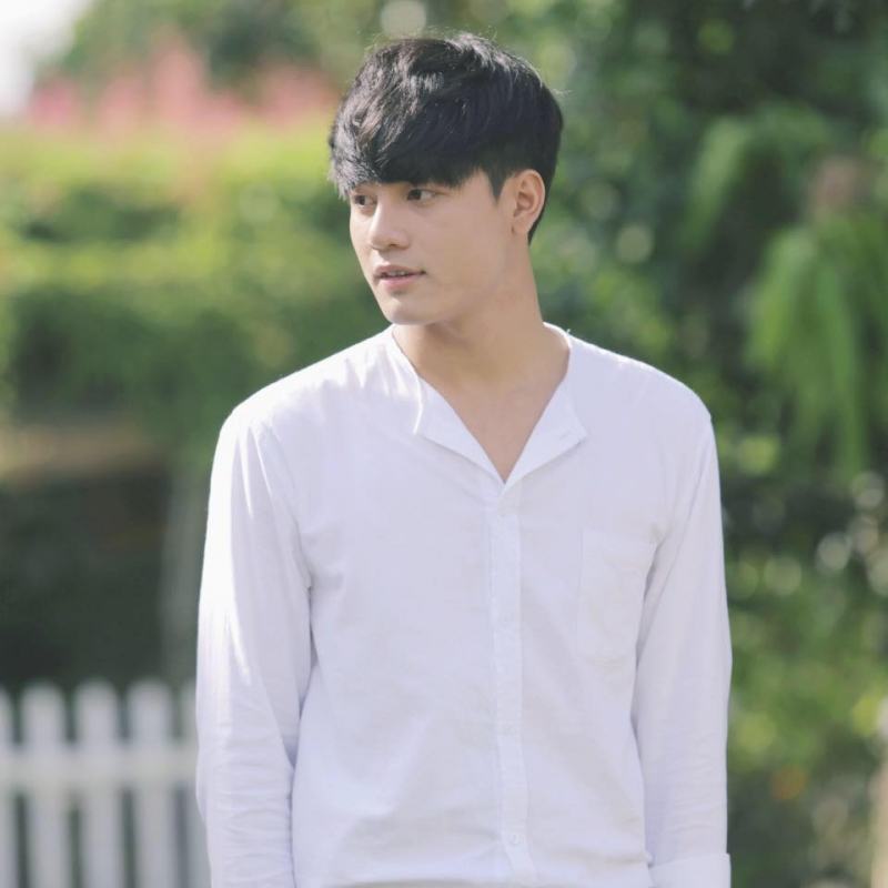 Huu Khuong as a handsome, multi-talented, standard student