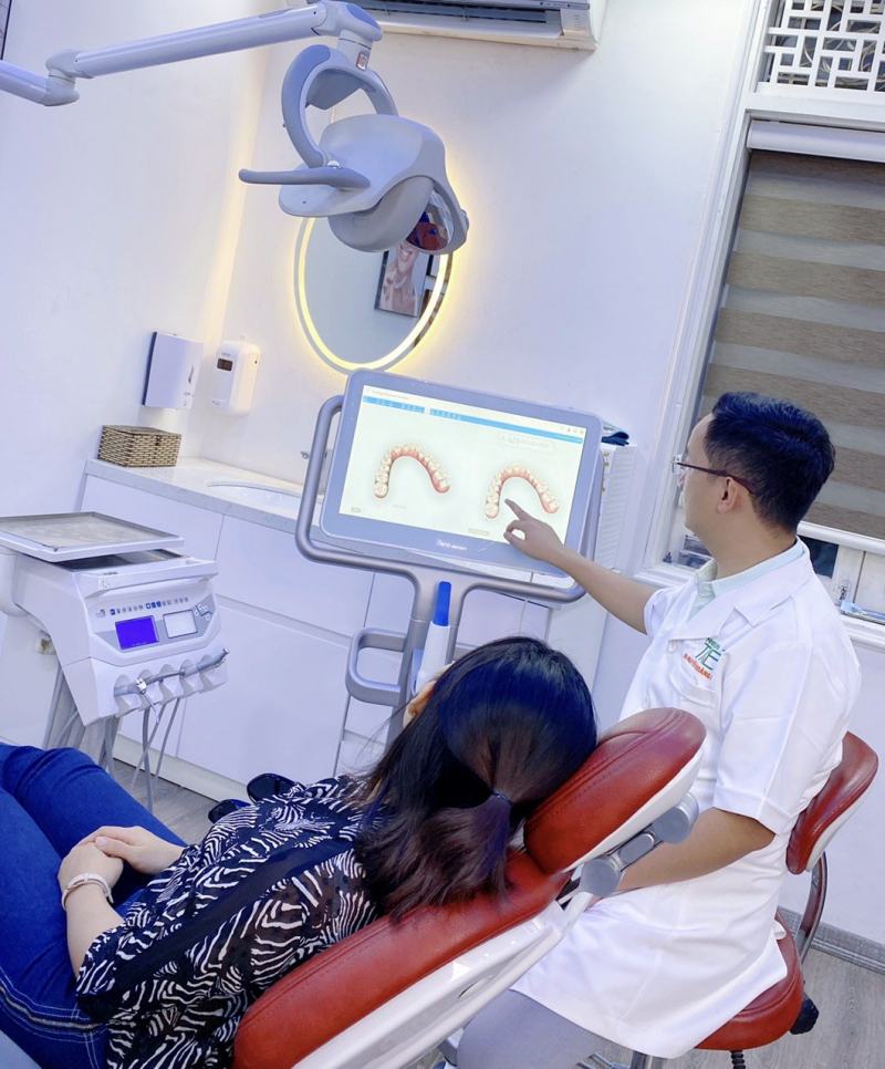 Customers using iTERO Element scanners at Children's Dental Clinic