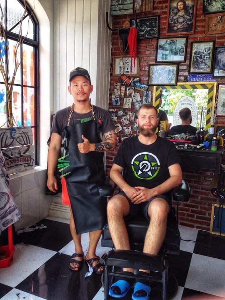 Phan Rang BarberShop is also a place to welcome many tourists, especially foreigners who come to beautify, rest and relax during their vacation in a sunny and windy place.