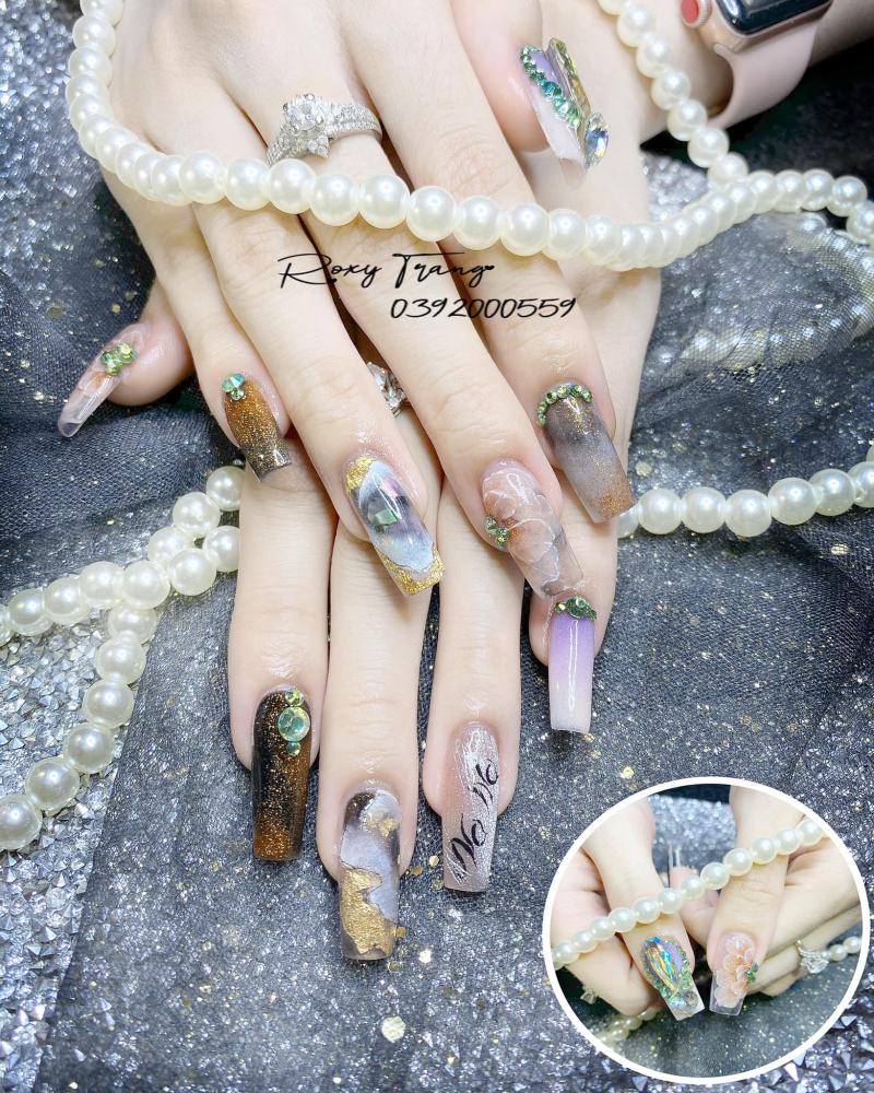 Roxy Trang Nails