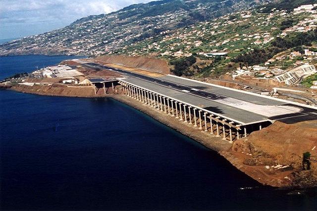 Madeira Airport (FNC)