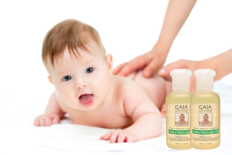 The massage oil is completely absorbed when applied to the baby's skin and is not greasy on the skin