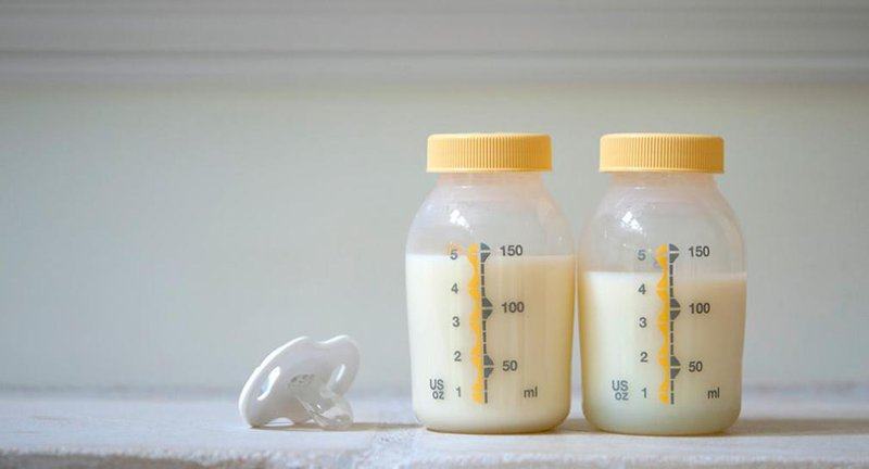 Mothers do not arbitrarily add other foods to baby's milk