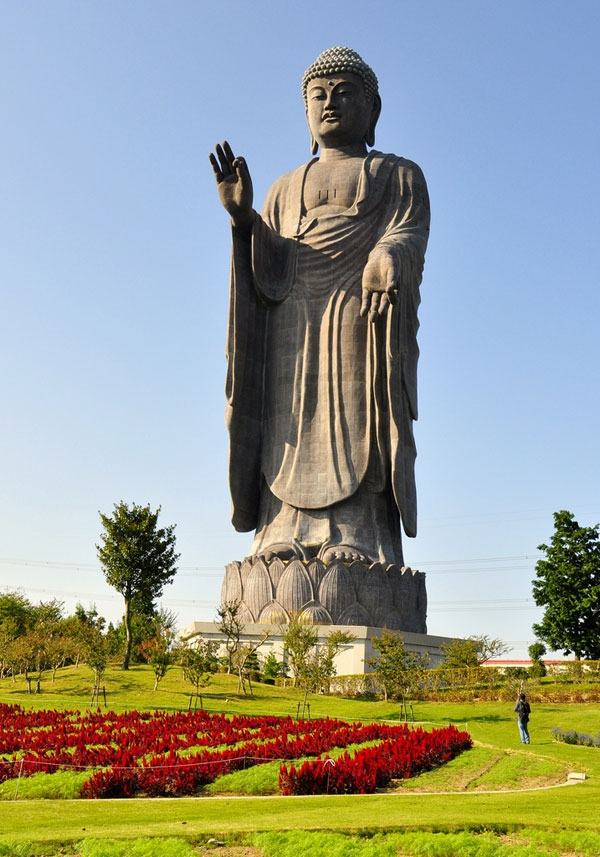 Ushiku Daibutsu . Buddha Statue
