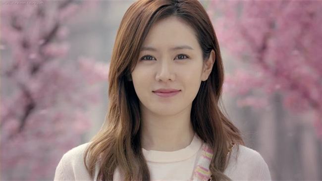 Actress Son Ye Jin