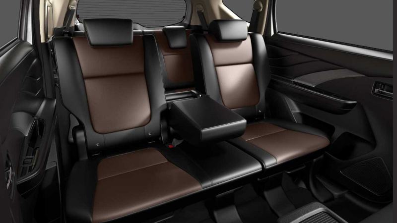 High-class leather seats with 2 main tones of Mitsubishi Xpander