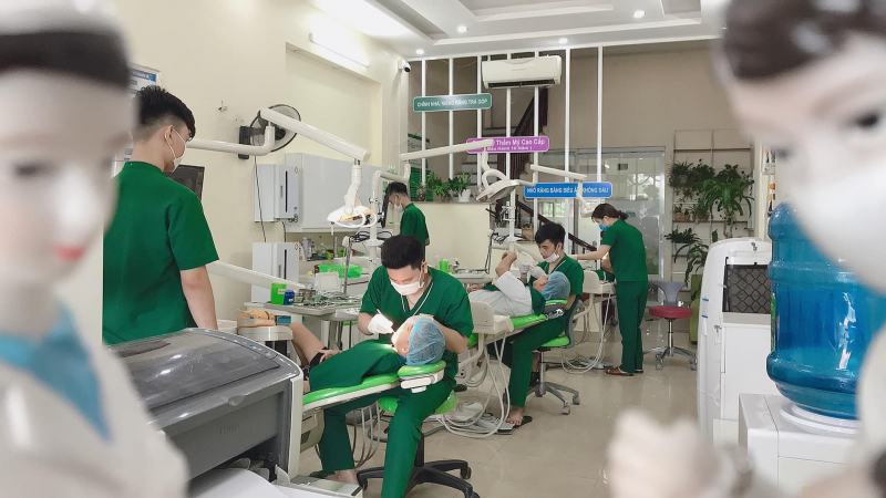 The staff and doctors at Bac Ninh Family Dental Clinic are always dedicated to customers