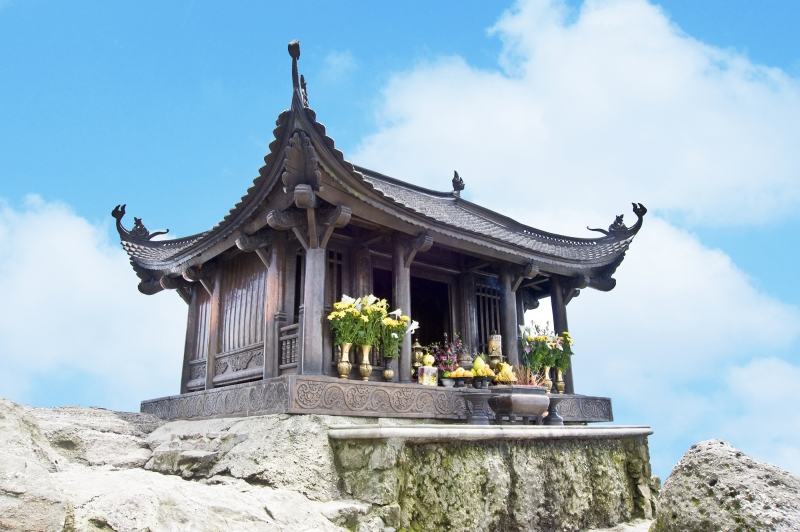 Dong Yen Tu Temple