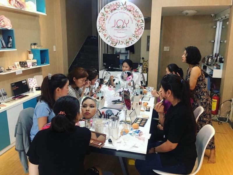 Personal makeup class at Joy make up & beauty