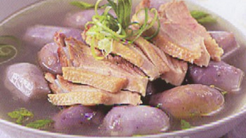 Duck cooked with taro