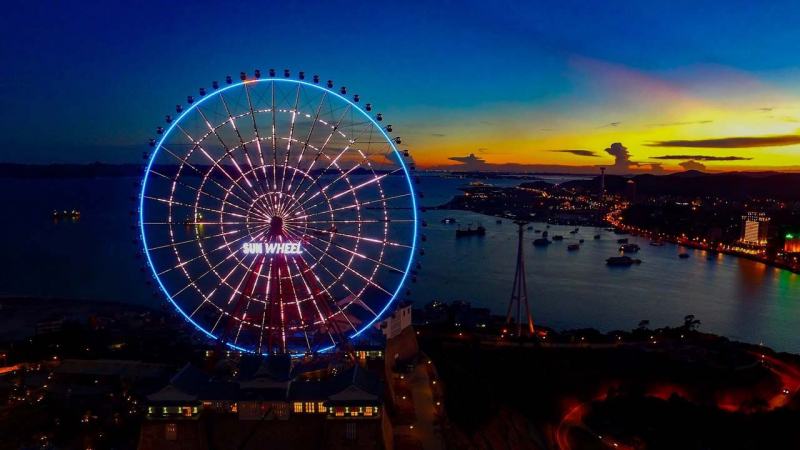 Sun wheel in Quang Ninh shimmering at night