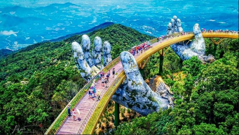 Golden Bridge - Da Nang