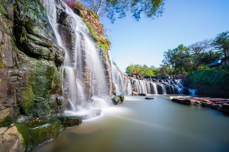 Da Han Waterfall is as beautiful as a fairyland in Dong Nai