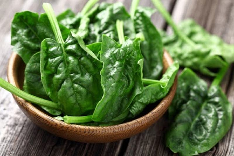 Spinach is rich in folic acid and iron to help prevent dizziness