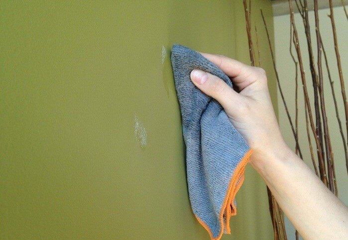 Stains caused by dust